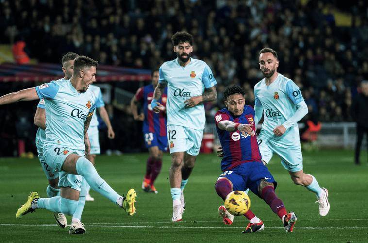 西甲焦点战前瞻：奥萨苏纳 VS 巴伦西亚，谁能拔得头筹？